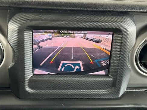 Used 2022 Jeep Wrangler Unlimited Sport AWD/4WD image 16