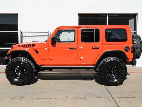 Used 2018 Jeep Wrangler Unlimited Sahara image 11