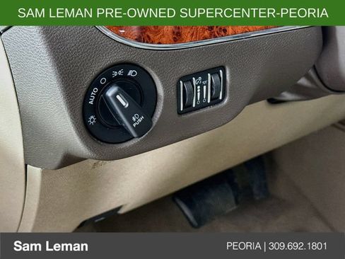 Used 2014 Chrysler Town & Country Touring-L w/ Driver Convenience Group FWD image 10