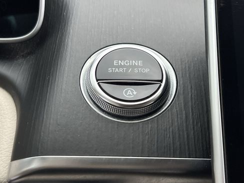 Used 2023 Mercedes-Benz S 580 4MATIC Sedan image 39