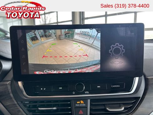 Used 2024 Nissan Altima 2.5 SV w/ SV Premium Package AWD/4WD image 17