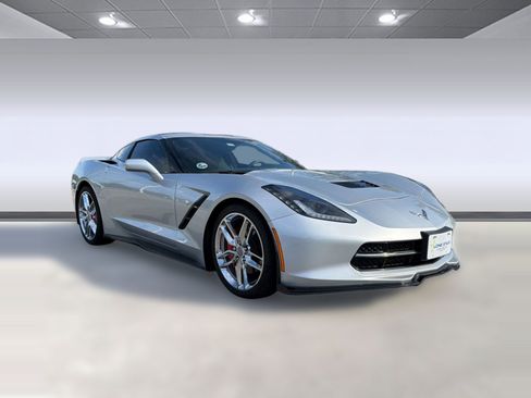Used 2019 Chevrolet Corvette Stingray Coupe w/ 1LT RWD image 7