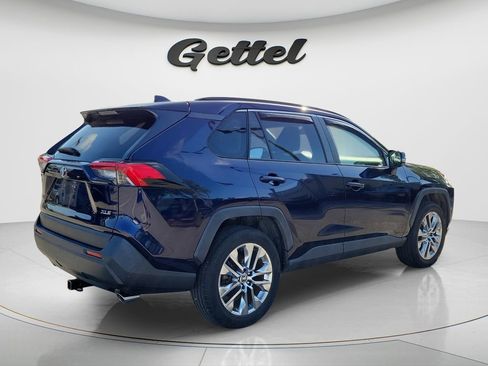 Used 2020 Toyota RAV4 XLE Premium FWD image 4