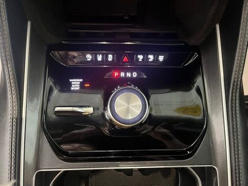 Used 2023 Jeep Wagoneer 4WD w/ Convenience Group I image 16