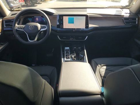 New 2026 Volkswagen Atlas SE image 13