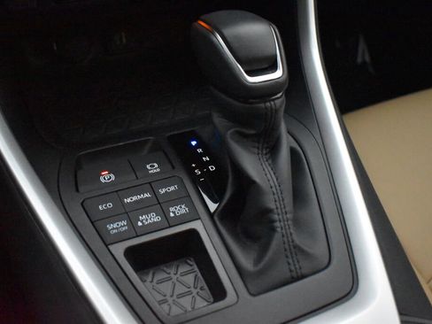 Certified 2025 Toyota RAV4 XLE Premium image 13