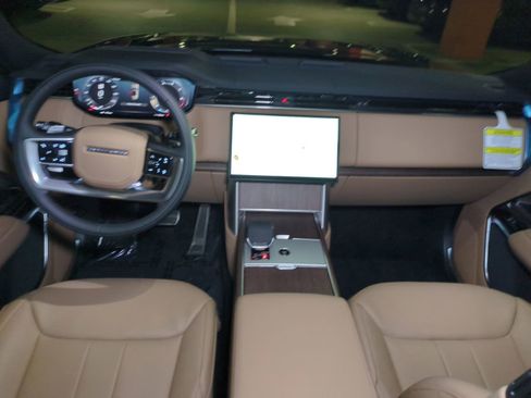 New 2026 Land Rover Range Rover Long Wheelbase SE AWD/4WD image 26
