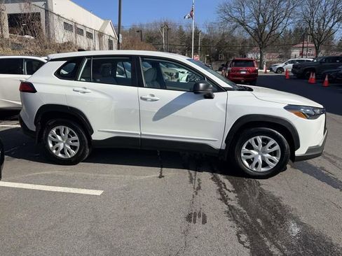 Certified 2024 Toyota Corolla Cross L image 4