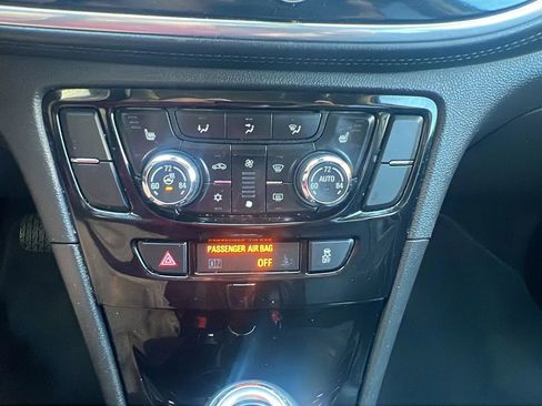 Used 2019 Buick Encore Essence FWD image 19