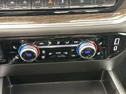 Used 2022 GMC Sierra 1500 Elevation image 13