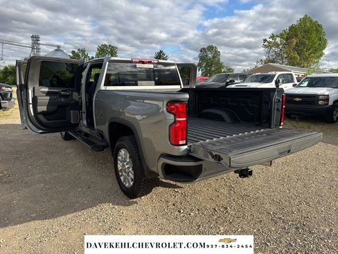 Used 2025 Chevrolet Silverado 2500 High Country w/ High Country Premium Package AWD/4WD image 12
