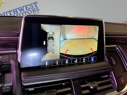 Used 2024 Chevrolet Suburban LT w/ Luxury Package AWD/4WD image 14