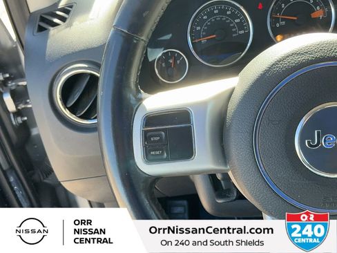 Used 2016 Jeep Compass Latitude image 18