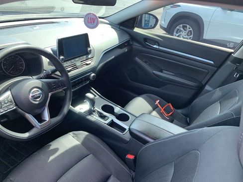Used 2022 Nissan Altima 2.5 SV FWD image 10