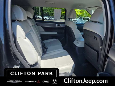 Used 2024 Hyundai Santa Fe SEL AWD/4WD image 18