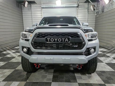 Used 2021 Toyota Tacoma TRD Sport w/ Technology Package AWD/4WD image 3