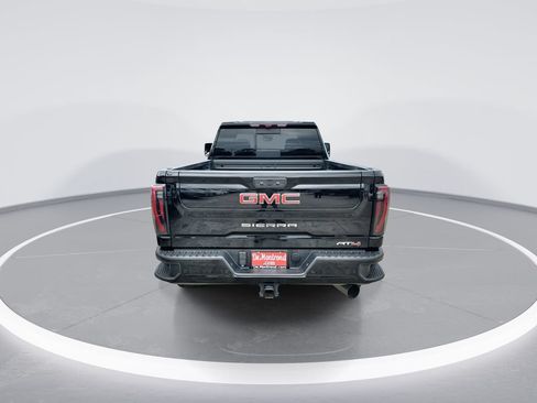 Used 2024 GMC Sierra 2500 AT4 w/ AT4 Premium Plus Package AWD/4WD image 7