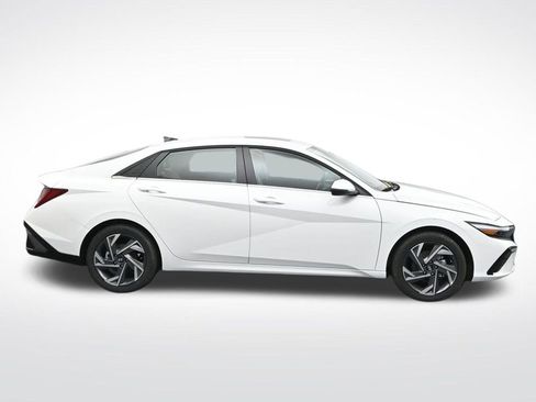 New 2026 Hyundai Elantra Limited FWD image 7