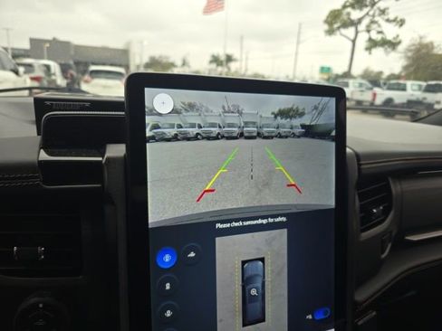 Used 2024 Ford Expedition Platinum image 15