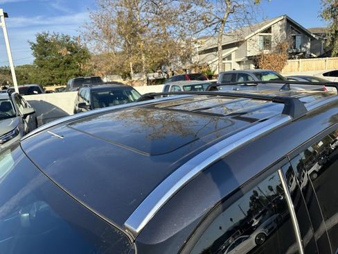 Used 2023 Toyota Highlander Limited image 8