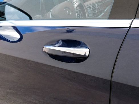 Used 2015 Mercedes-Benz S 550 Sedan w/ Sport Package w/ Sport Package image 40