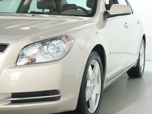 Used 2009 Chevrolet Malibu LT w/ HFV6 Engine Package FWD image 4