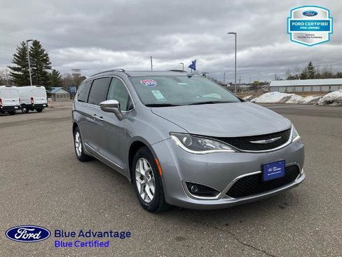 Used 2020 Chrysler Pacifica Limited image 5