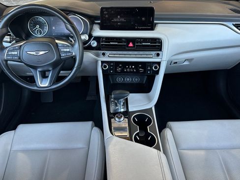 Used 2024 Genesis G70 2.5T RWD image 12