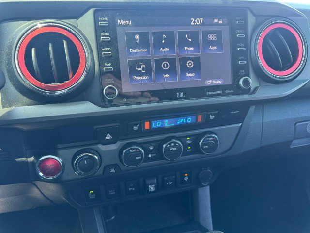 Used 2020 Toyota Tacoma TRD Sport w/ TRD Premium Sport Package AWD/4WD image 19