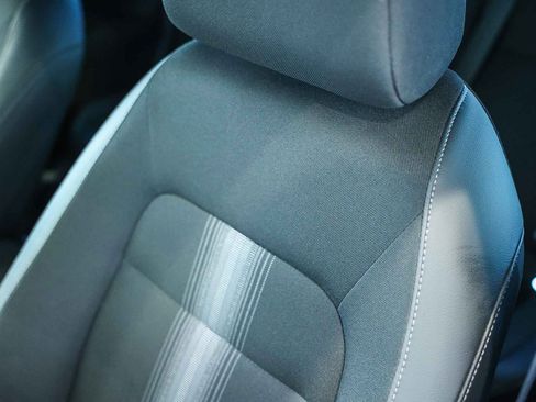 Used 2025 Honda Civic Sport image 31