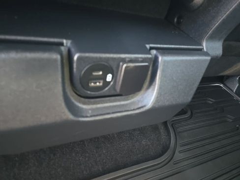 Used 2022 Ford F150 Lariat AWD/4WD image 26