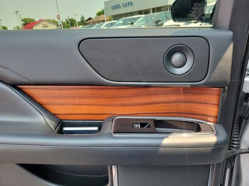 Used 2019 Lincoln Navigator Reserve AWD/4WD image 15