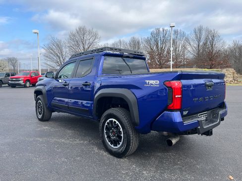 Used 2025 Toyota Tacoma TRD Off-Road image 5