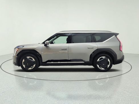 Used 2024 Kia EV9 Land AWD/4WD image 8