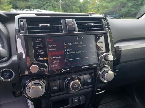 Used 2024 Toyota 4Runner TRD Off-Road Premium image 10