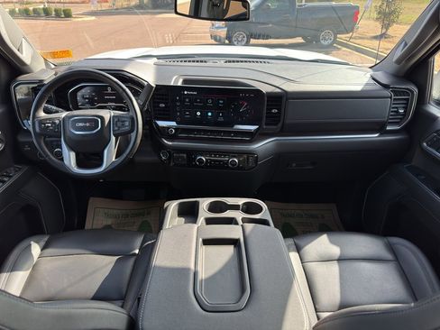 Used 2025 GMC Sierra 1500 SLT image 19