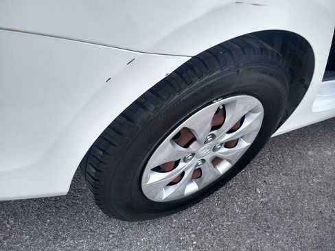 Used 2016 Hyundai Accent SE image 34