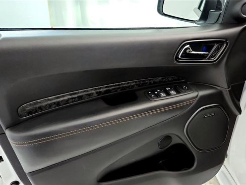 Used 2023 Dodge Durango R/T w/ Hemi Orange Plus Package image 24