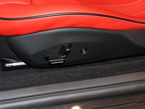 Certified 2022 Ferrari Portofino M image 78