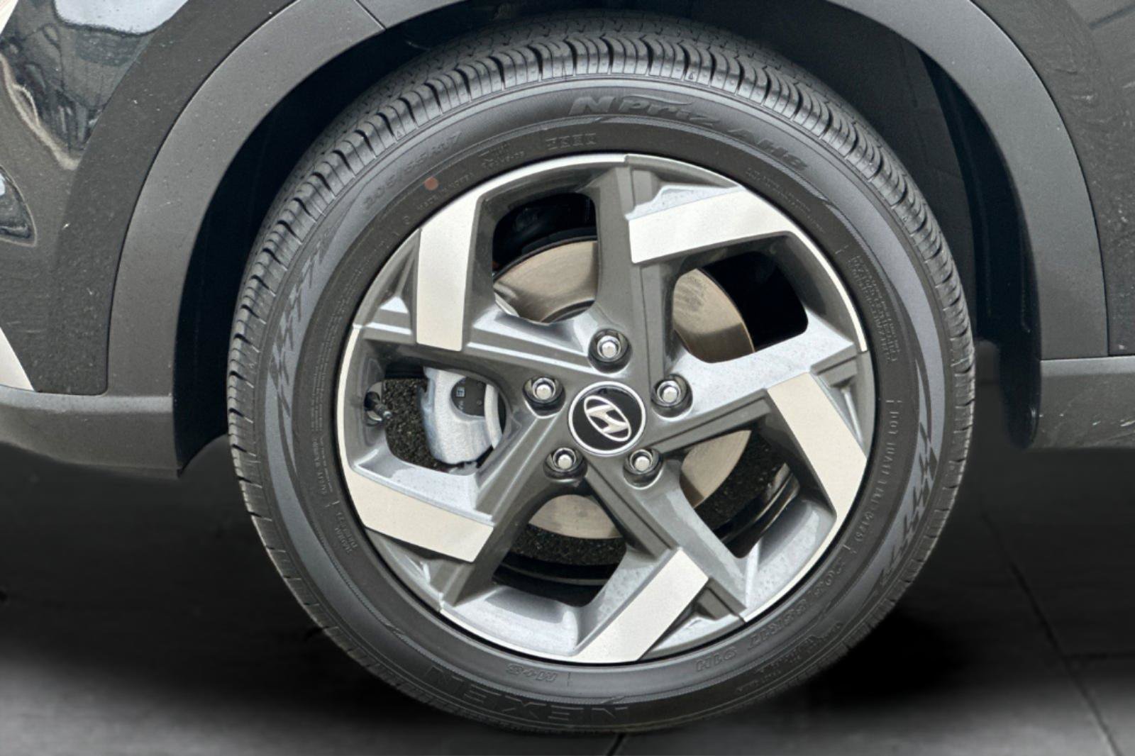 Certified 2026 Hyundai Venue SEL FWD image 28