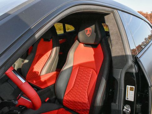 Used 2020 Lamborghini Urus image 22
