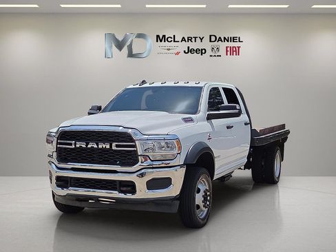 Used 2022 RAM 5500 Tradesman w/ Chrome Appearance Group AWD/4WD image 2