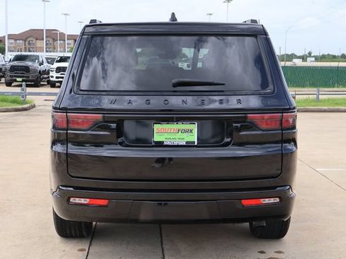 Used 2024 Jeep Wagoneer Series II AWD/4WD image 5