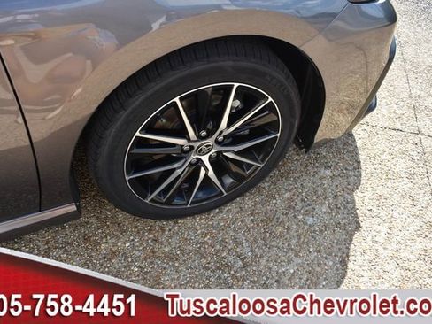 Used 2024 Toyota Camry SE FWD image 12