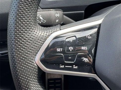 Used 2024 Volkswagen Tiguan SEL R-Line image 22