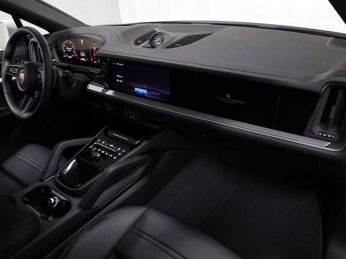 New 2026 Porsche Cayenne Coupe AWD/4WD image 6