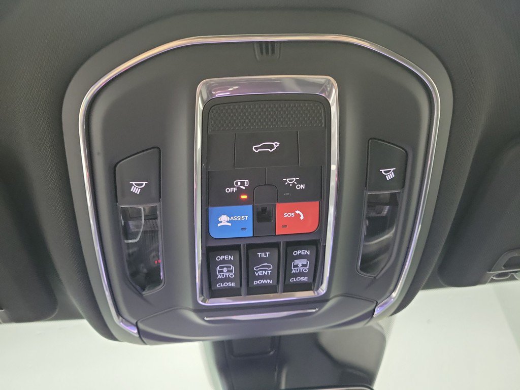 New 2025 Jeep Grand Cherokee Limited AWD/4WD image 29