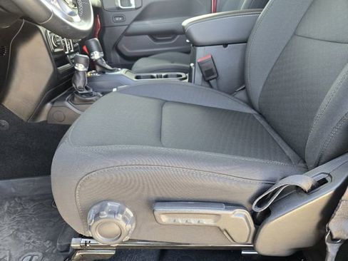 Certified 2022 Jeep Wrangler Unlimited Sahara image 27