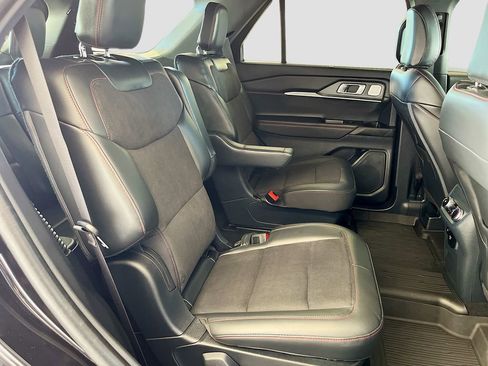 Used 2025 Ford Explorer ST image 30