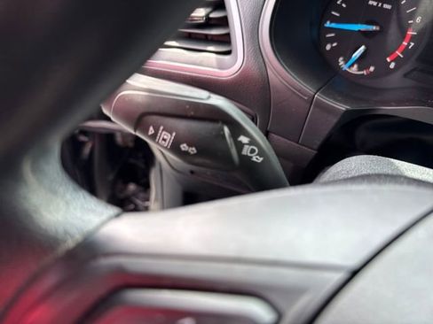Used 2019 Ford Edge SE FWD image 30